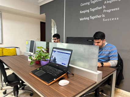 خشایار منصوری و سجاد حسین زاده توسعه دهنده های وینداد